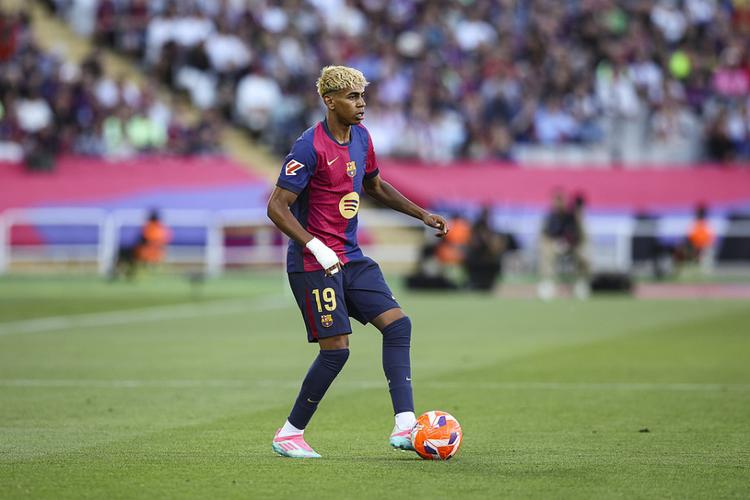 保罗被裁掉后，19年资深快船球迷愤怒脱粉，格里芬点赞（保罗遭裁引爆不满：追随快船19年的老粉怒脱粉，格里芬点赞）