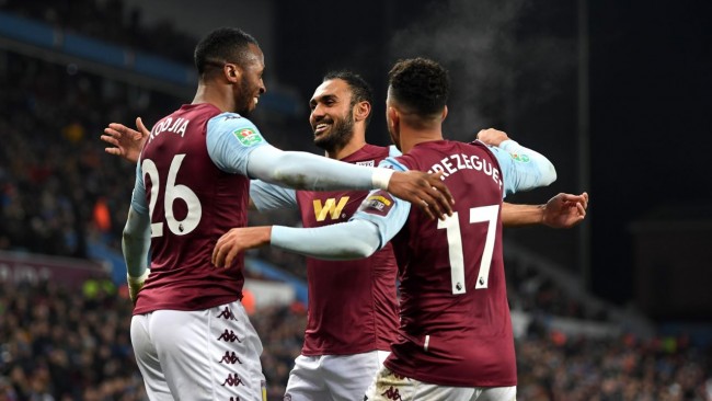 欧文突破防守助攻队友制胜（欧文强突分球助队友锁定胜局）