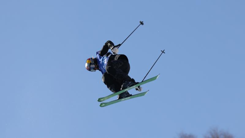 广岛主帅：能以一场胜利收官我感到高兴，比赛的过程极具挑战（广岛主帅：以胜利收官令人欣喜，比赛过程充满挑战）