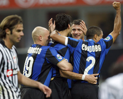 呼和浩特这幕太暖了 ！（呼和浩特的这一幕，暖心极了！）