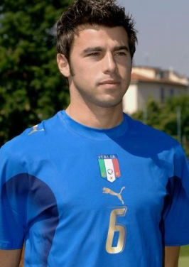 米兰小将博尔萨尼：和一线队球员同场竞技的感觉棒极了（米兰新星博尔萨尼：与一线队并肩作战，感觉太过瘾了）