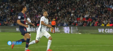 足球中超新援顺利完成注册，或将迎首秀（中超新援完成注册，首秀在望）